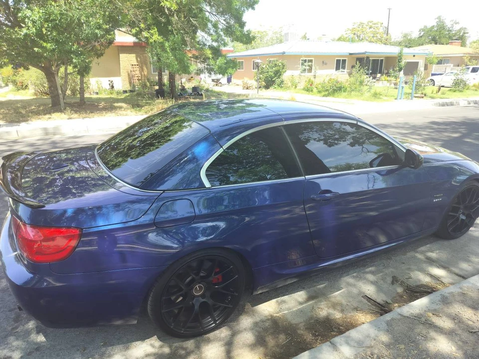 2011 BMW E93 335i Convertible - Image 10 of 11