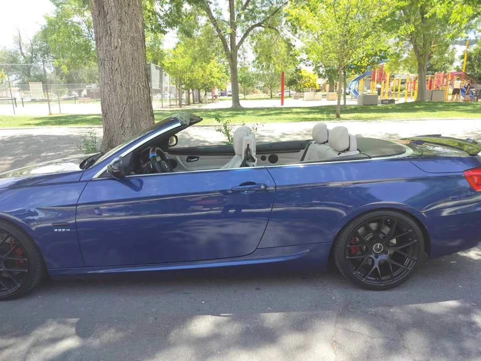 2011 BMW E93 335i Convertible - Image 2 of 11
