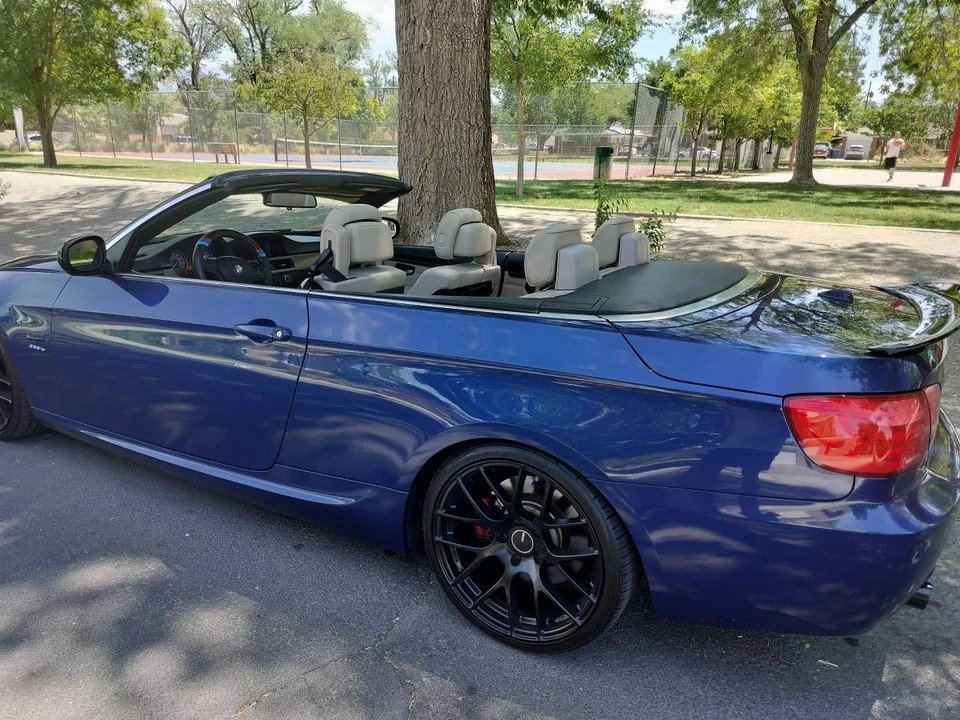 2011 BMW E93 335i Convertible - Image 6 of 11