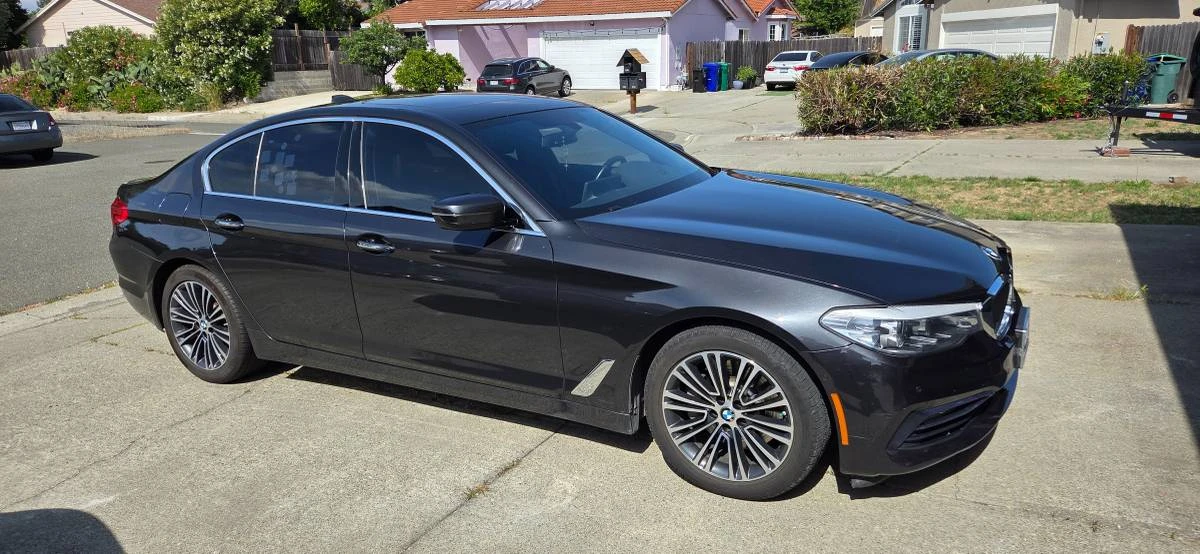 2017 BMW 5 Series - Image 2 of 6