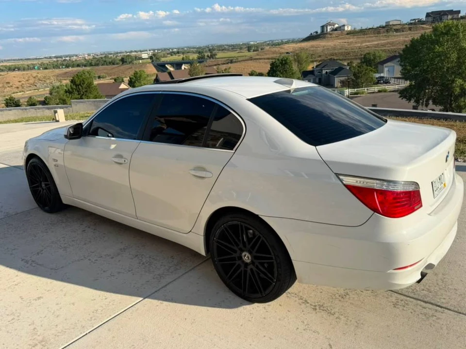 2010 BMW E60 5 Series Sedan - Image 2 of 9