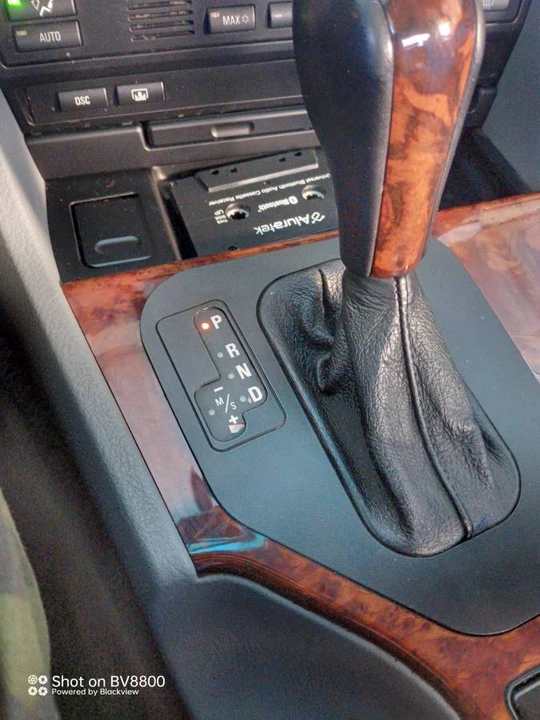 2002 BMW E39 540i - Image 6 of 7