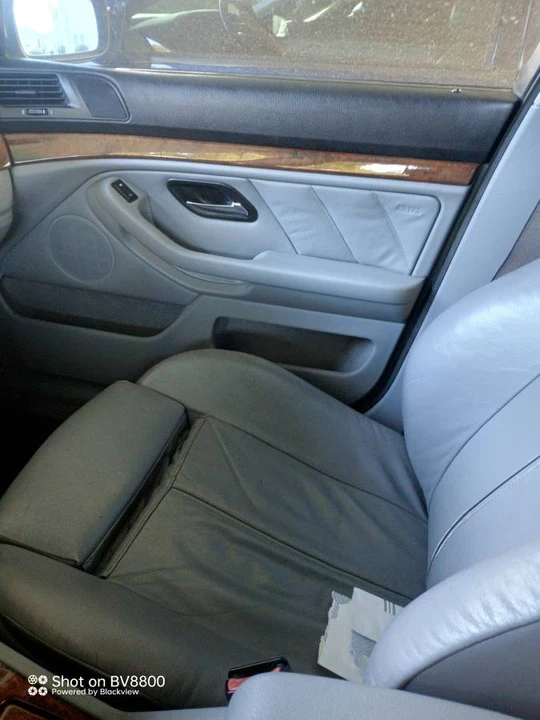 2002 BMW E39 540i - Image 4 of 7