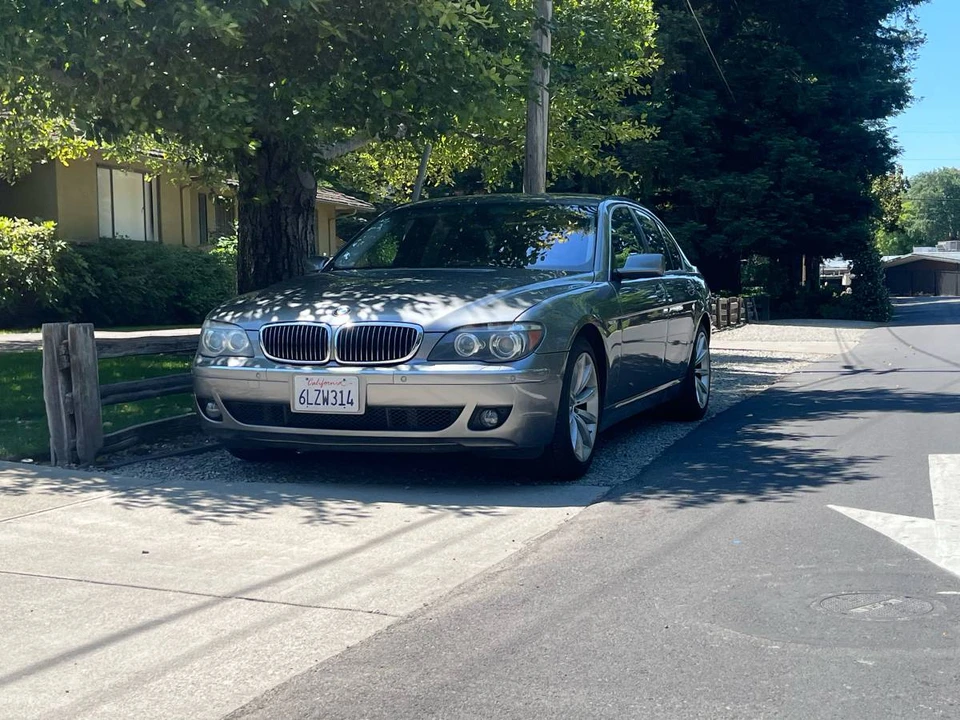 2007 BMW E65/E66 750i & 760i Sedan - Image 5 of 5