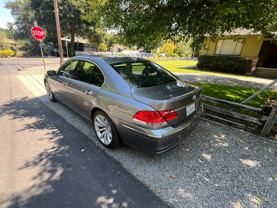 2007 BMW E65/E66 750i & 760i Sedan - Image 4 of 5