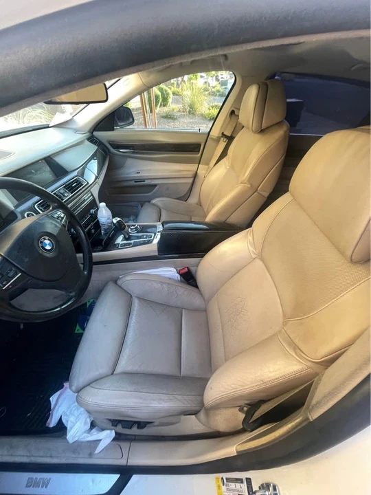 BMW E38 750i & 750iL Sedan - Image 4 of 5