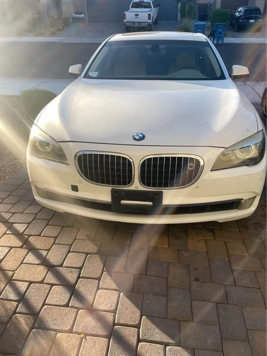 BMW E38 750i & 750iL Sedan - Image 2 of 5
