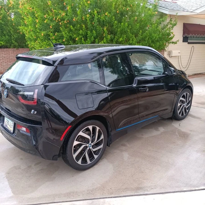 2017 BMW i3 - Image 2 of 17