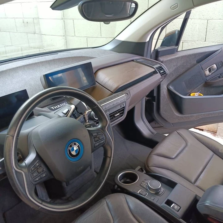 2017 BMW i3 - Image 10 of 17