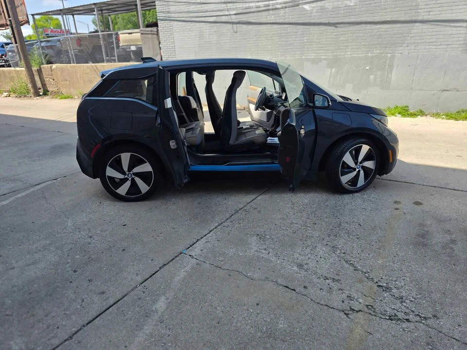 2015 BMW i3 - Image 7 of 9