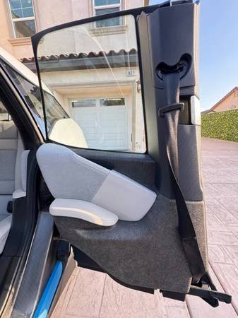 BMW i3 - Image 14 of 15