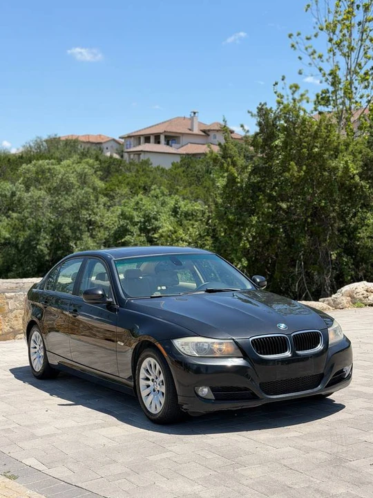 2011 BMW E90 3 Series Sedan - Image 3 of 8