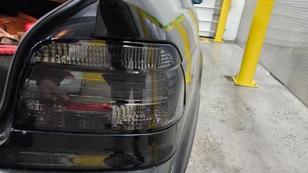 2002 BMW E39 540i - Image 5 of 10