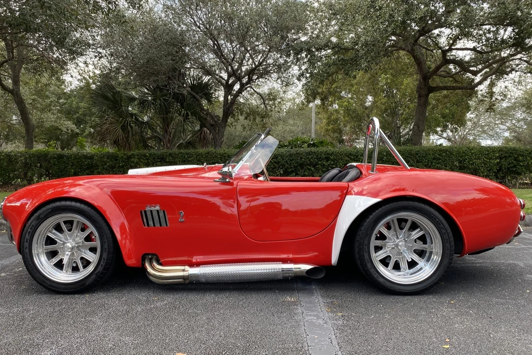 Shelby Cobra Replica - Image 8 of 31