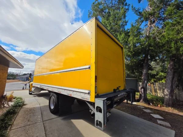 2016 International 4300 - Image 2 of 4