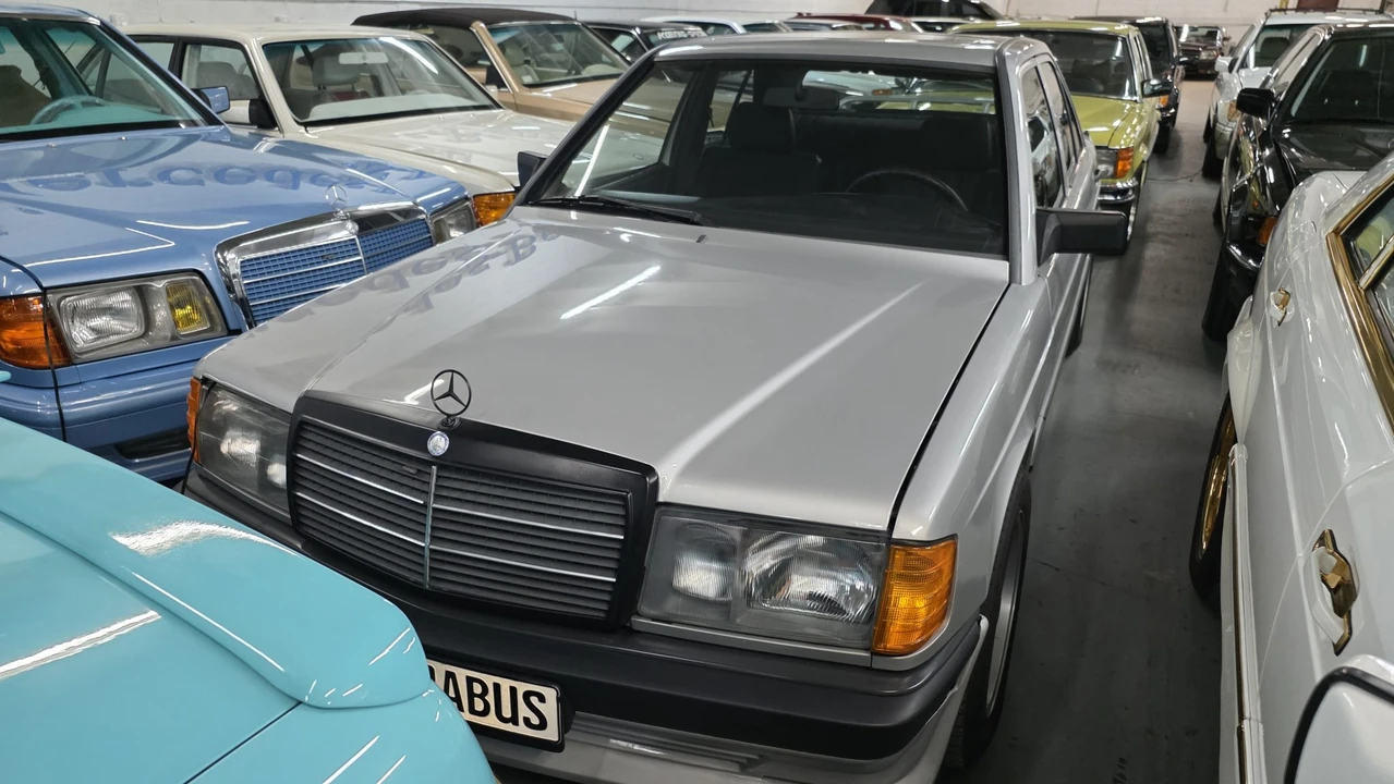 1984 Mercedes-Benz 190E - Image 16 of 31