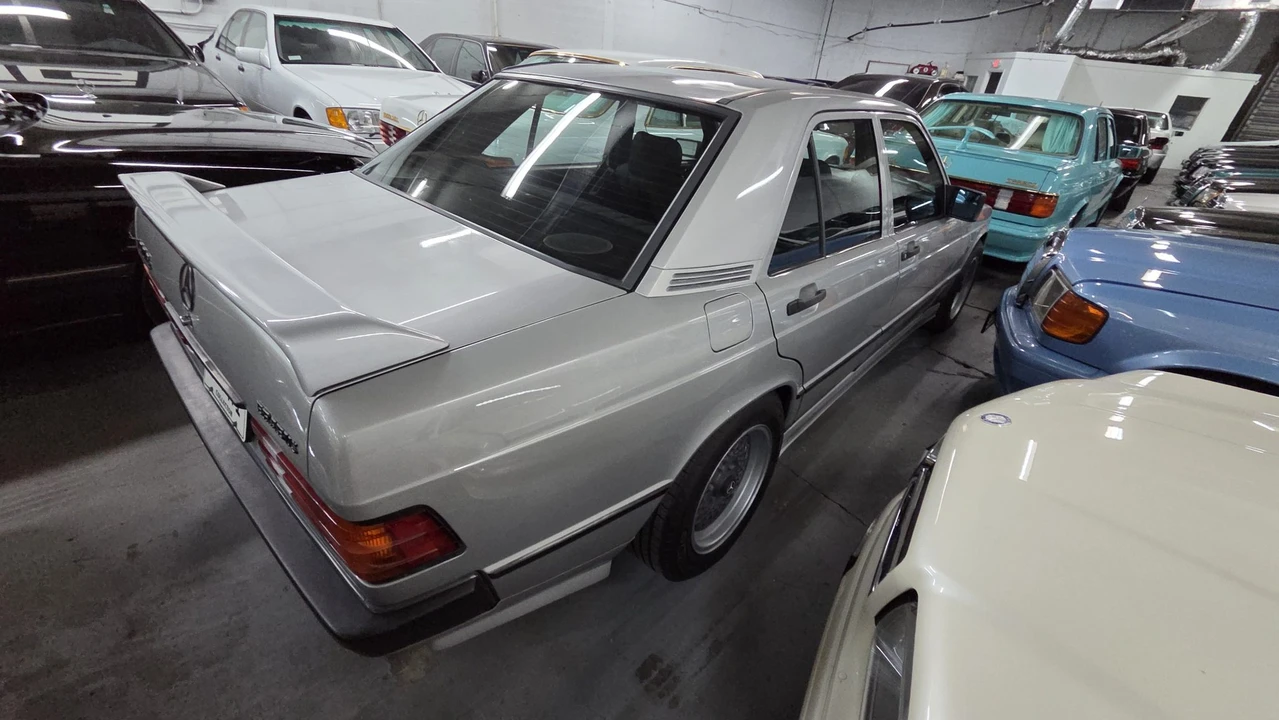 1984 Mercedes-Benz 190E - Image 14 of 31