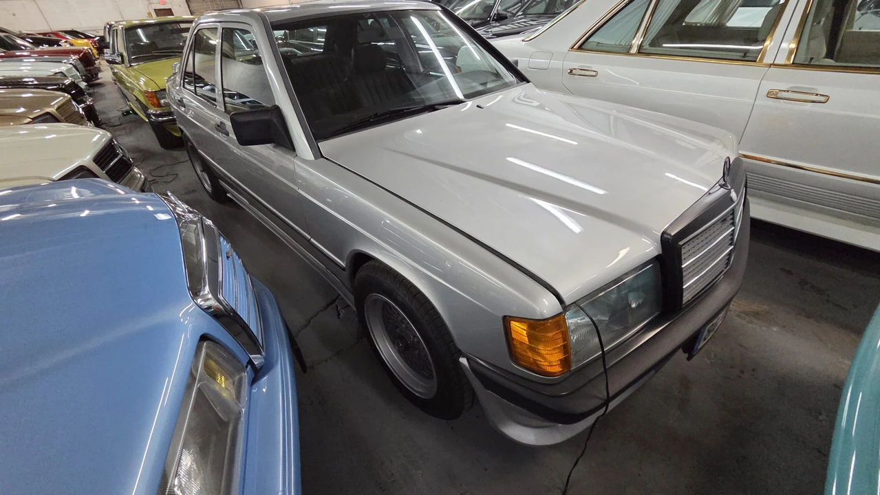 1984 Mercedes-Benz 190E - Image 12 of 31