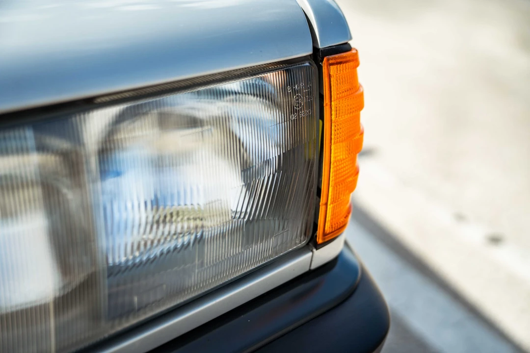 1984 Mercedes-Benz 190E - Image 29 of 31