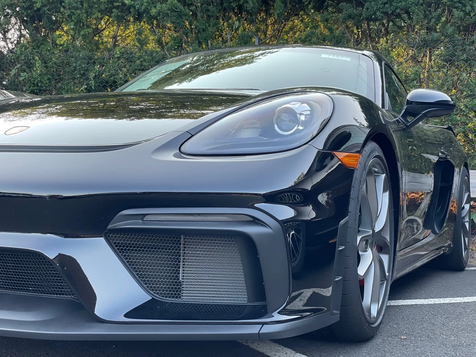 2022 Porsche 718 Cayman GT4 - Image 5 of 8