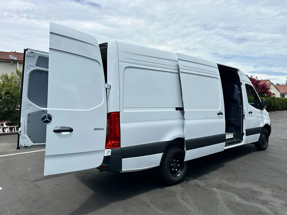 2026 Mercedes-Benz VS30 Sprinter - Image 4 of 8