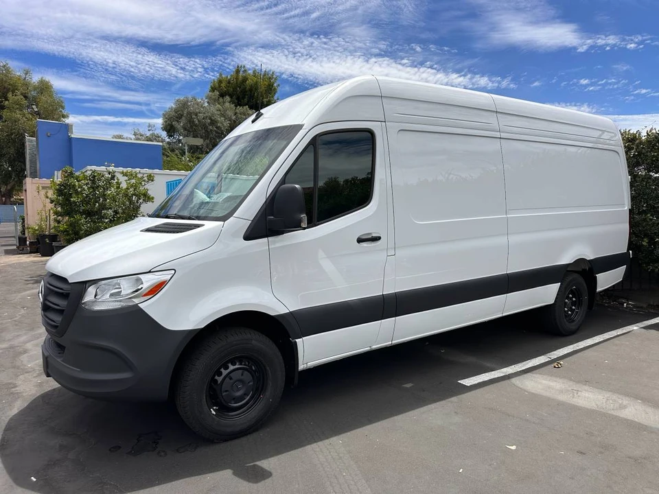 2026 Mercedes-Benz VS30 Sprinter - Image 3 of 8
