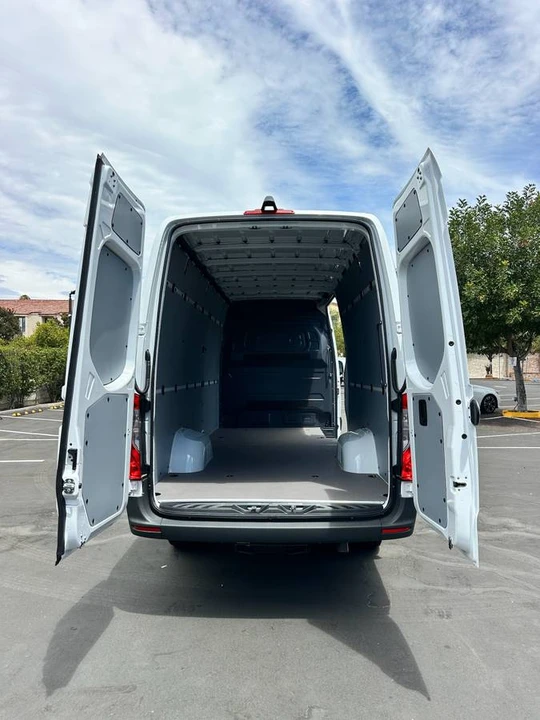 2026 Mercedes-Benz VS30 Sprinter - Image 5 of 8