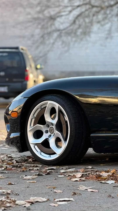 Dodge Viper - Image 2 of 9