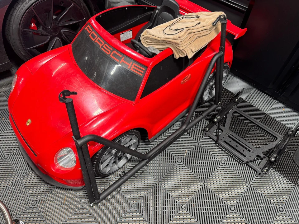 2013 Parts & Memorabilia Seats & Interior - Image 3 of 4