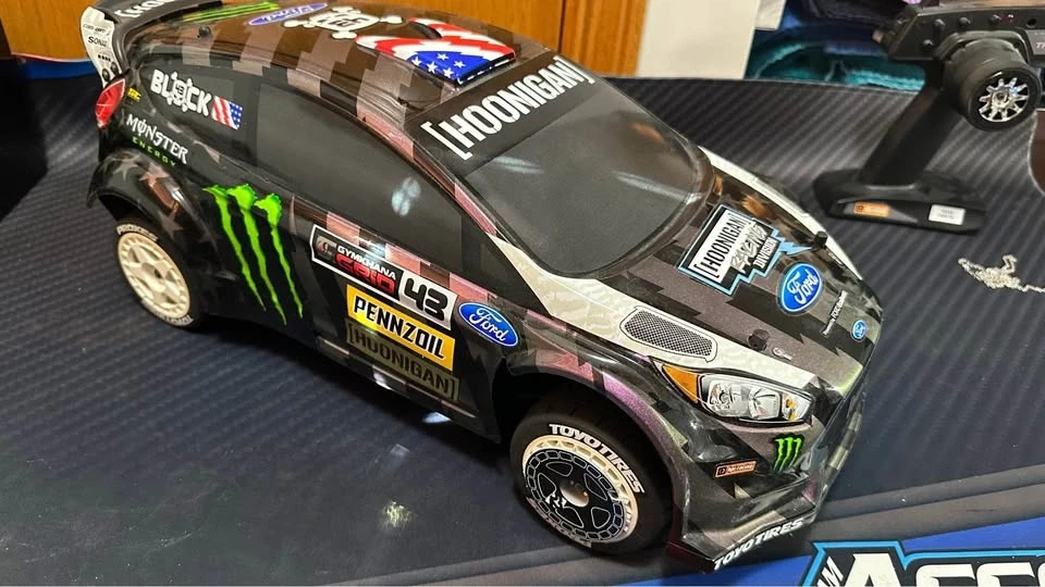 Parts & Memorabilia Scale Models - Image 2 of 8