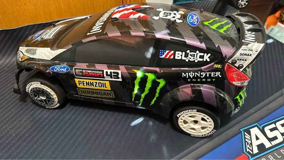 Parts & Memorabilia Scale Models - Image 4 of 8