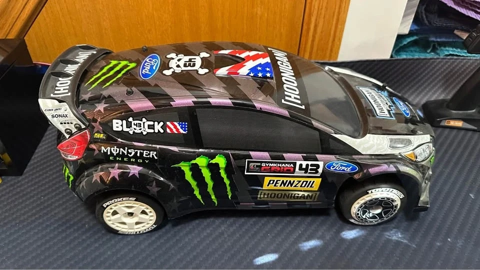 Parts & Memorabilia Scale Models - Image 3 of 8