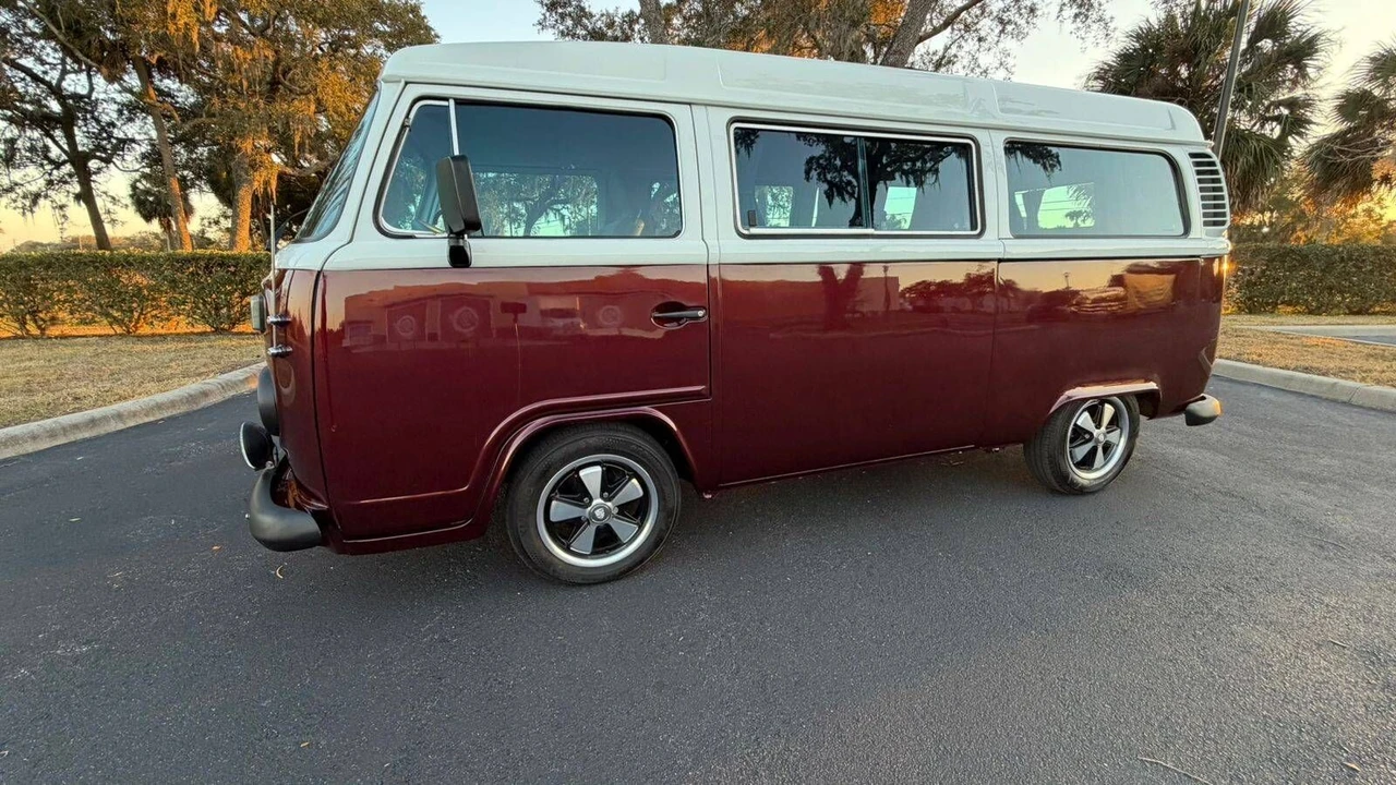 1999 Volkswagen Bay-Window Bus - Image 2 of 11