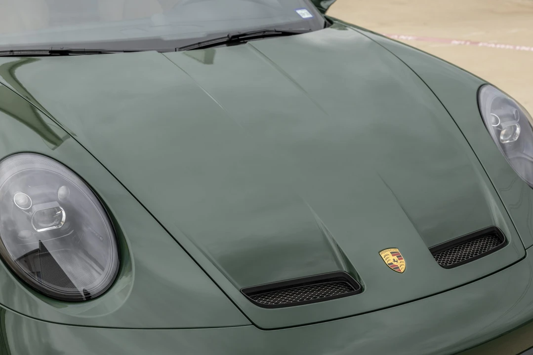 2022 Porsche 992 GT3 Touring - Image 27 of 31