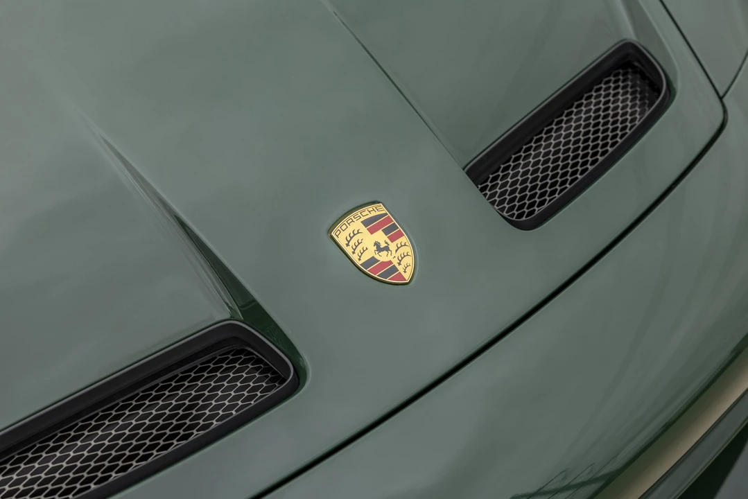 2022 Porsche 992 GT3 Touring - Image 29 of 31