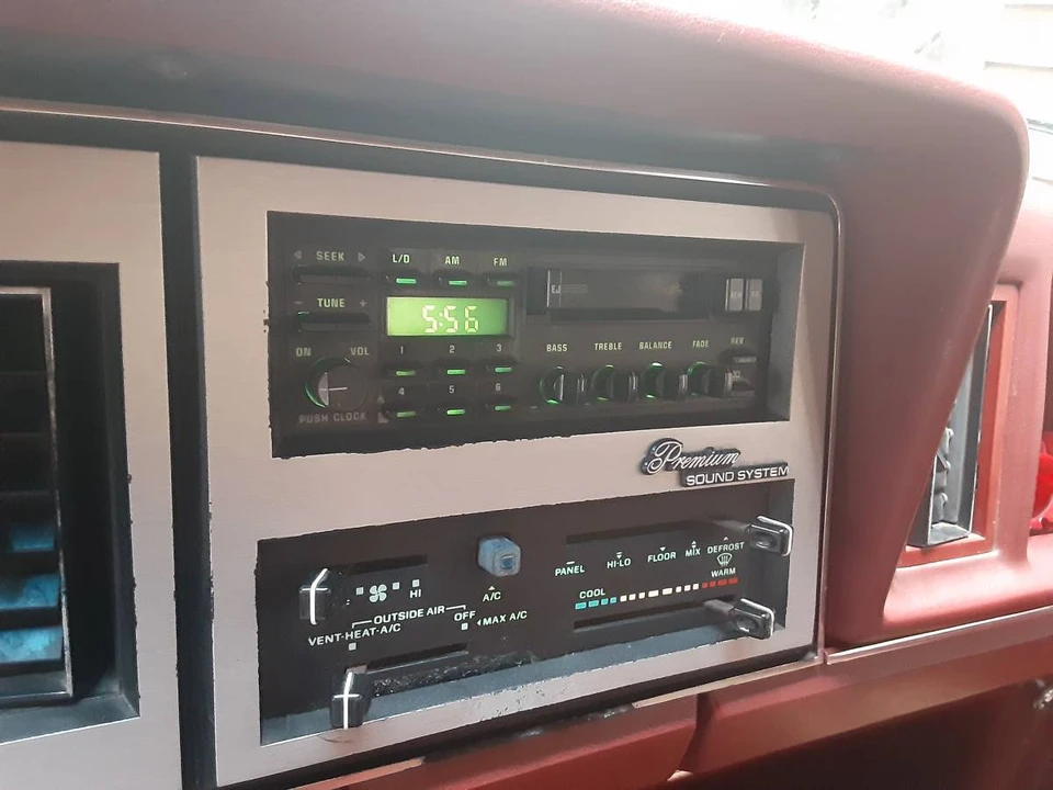 1988 Ford Bronco II - Image 2 of 24