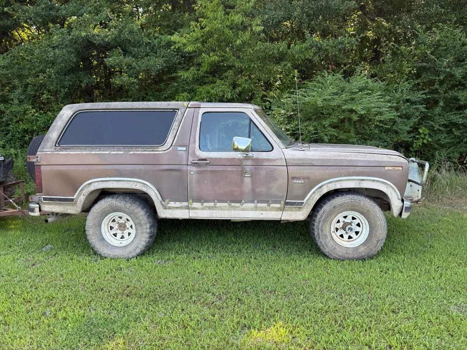 1982 Ford Bronco 3rd Gen - Image 2 of 8