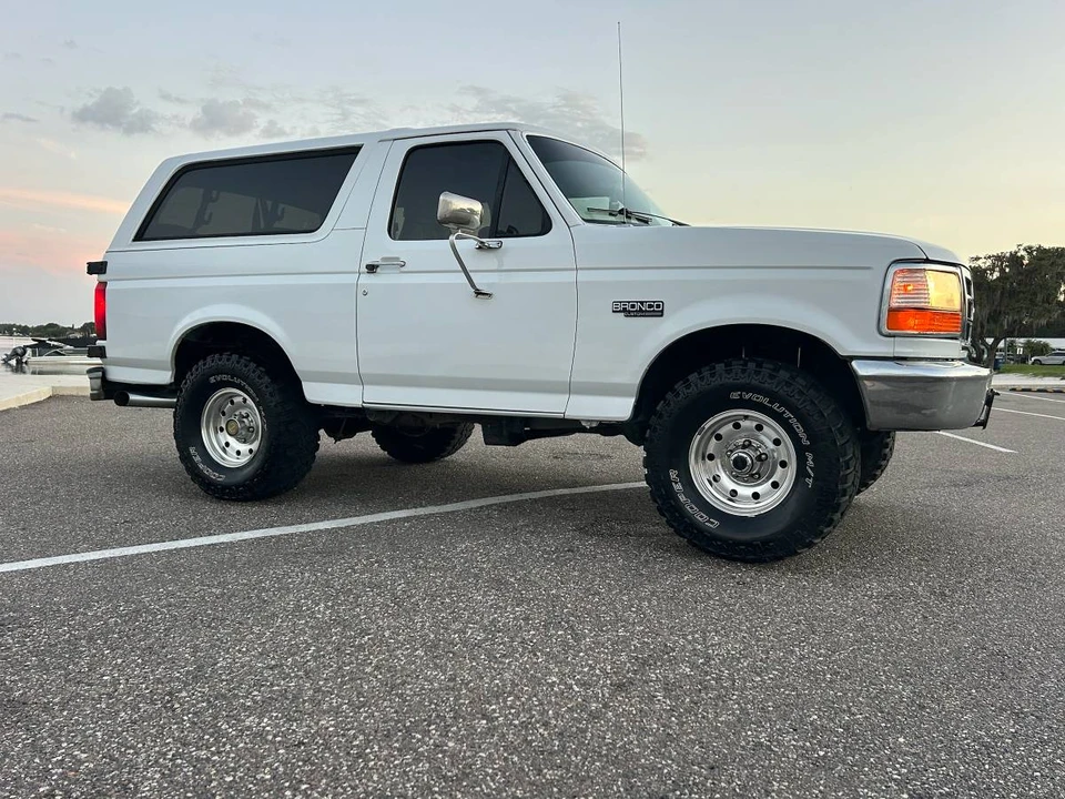 1993 Ford Bronco 5th Gen - Image 2 of 8