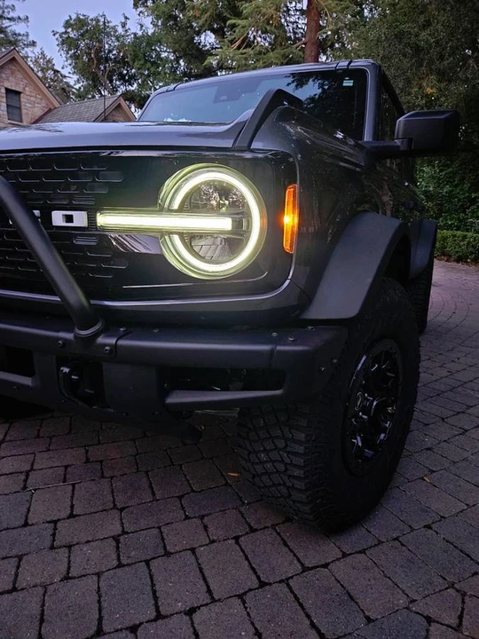 2023 Ford Bronco 6th Gen - Image 2 of 24