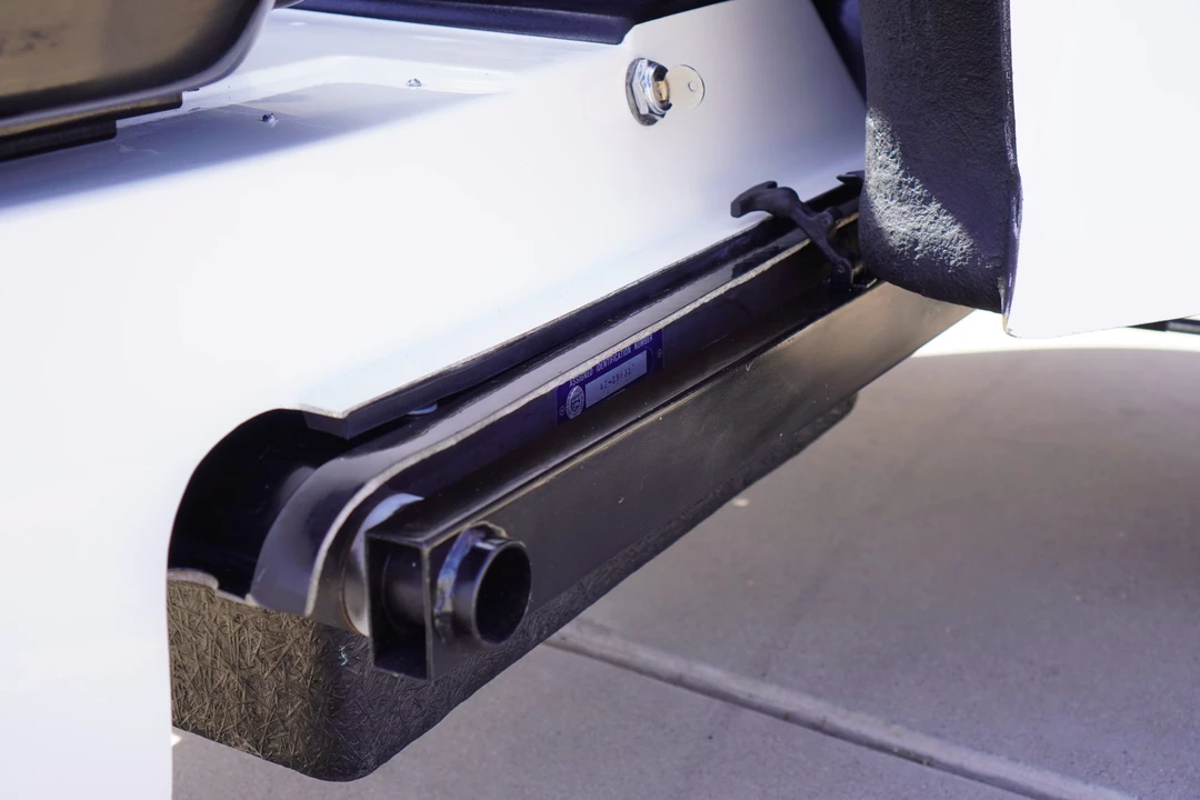 Vehicle image 24 of 31