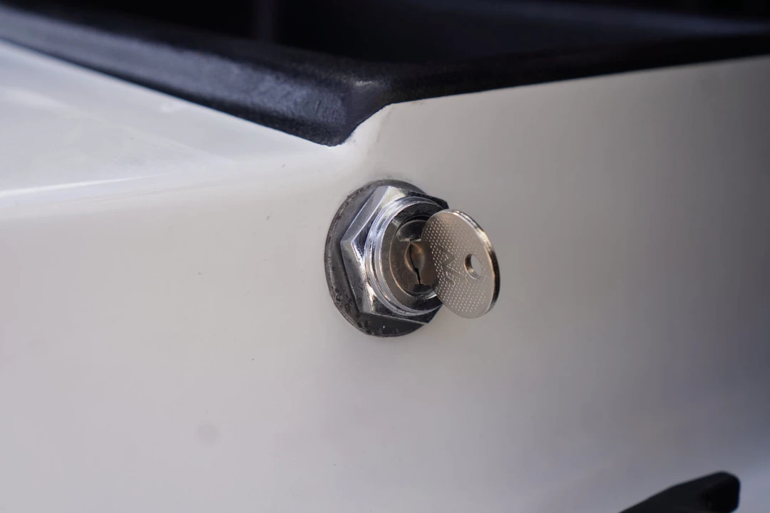 Vehicle image 28 of 31