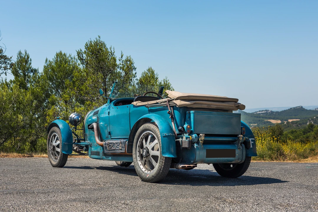 Bugatti - Image 14 of 31