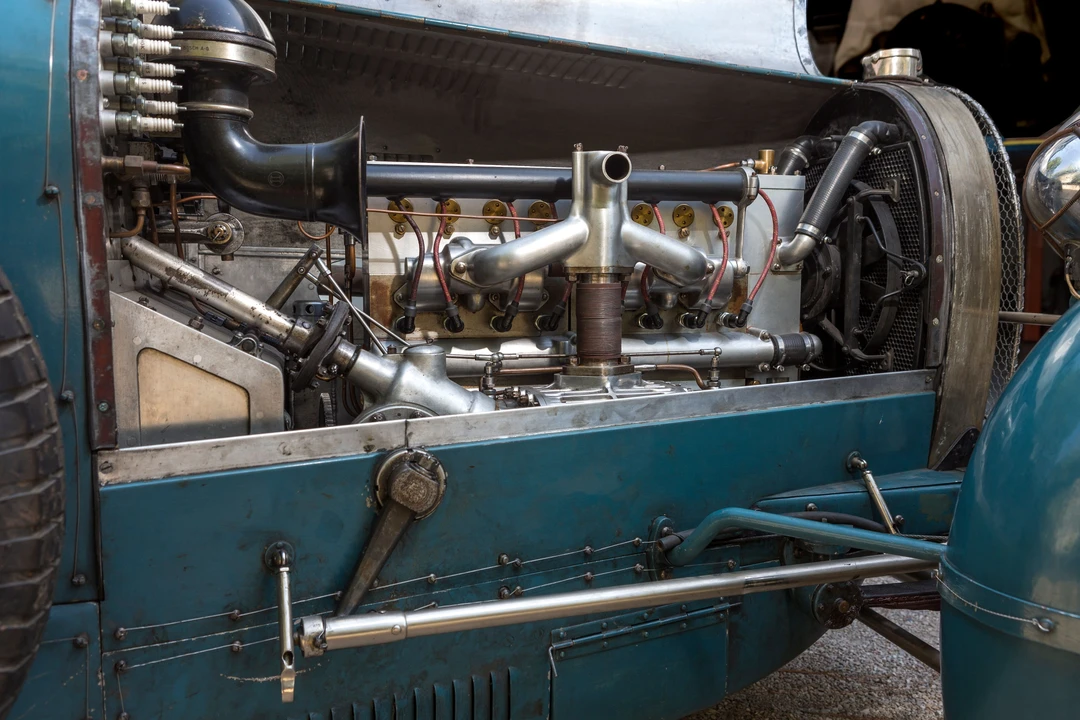 Bugatti - Image 27 of 31