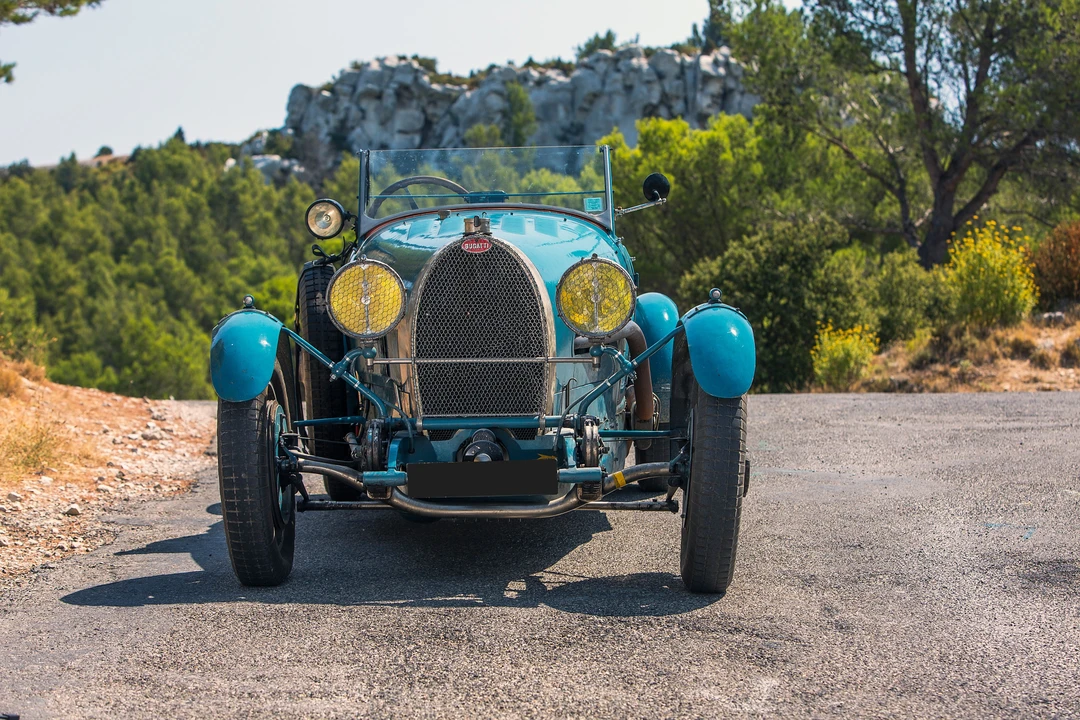 Bugatti - Image 6 of 31