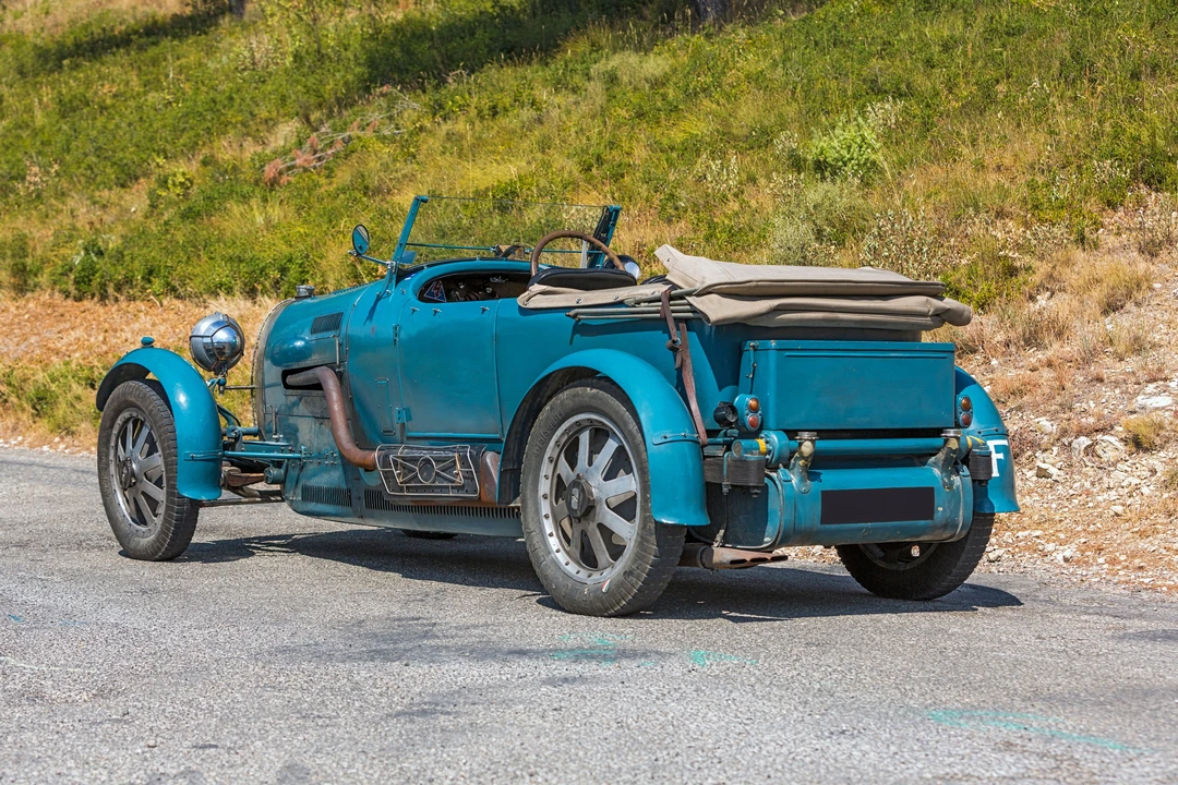 Bugatti - Image 2 of 31