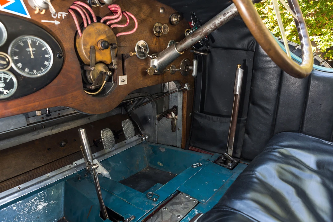 Bugatti - Image 17 of 31
