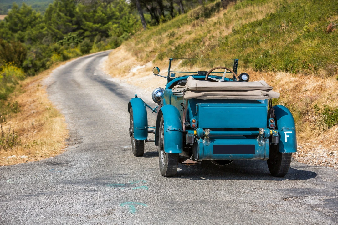 Bugatti - Image 9 of 31