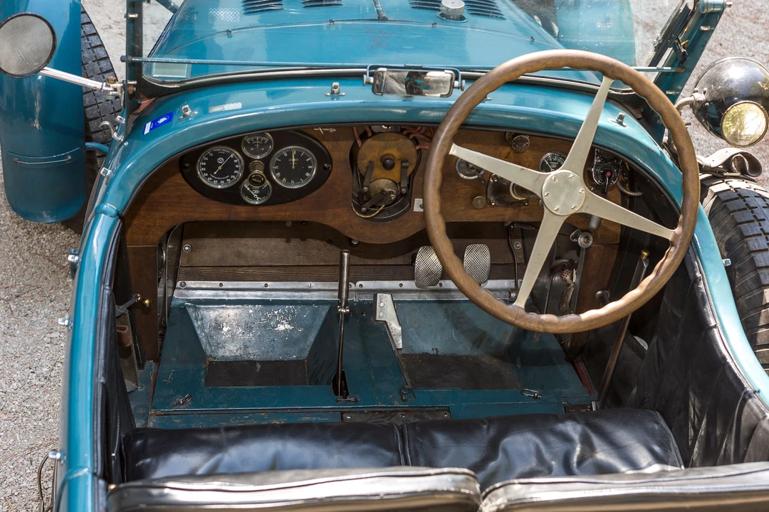 Bugatti - Image 25 of 31