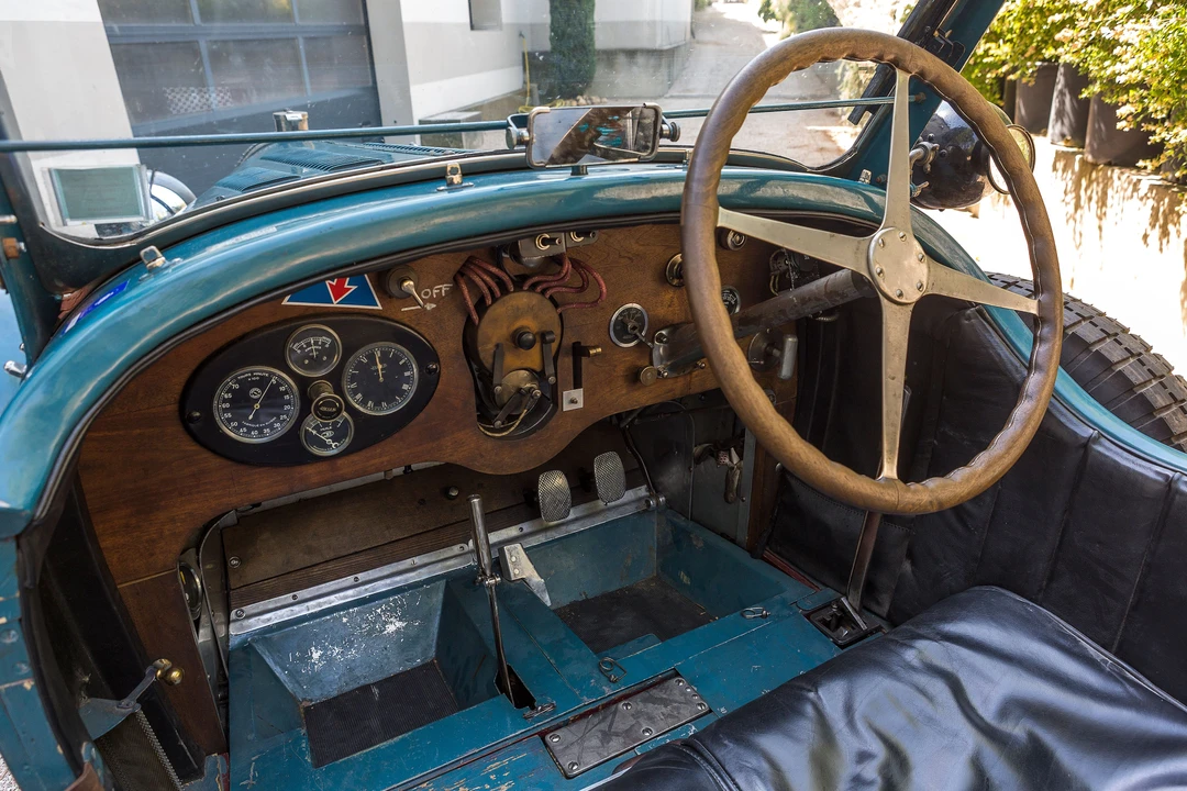 Bugatti - Image 16 of 31