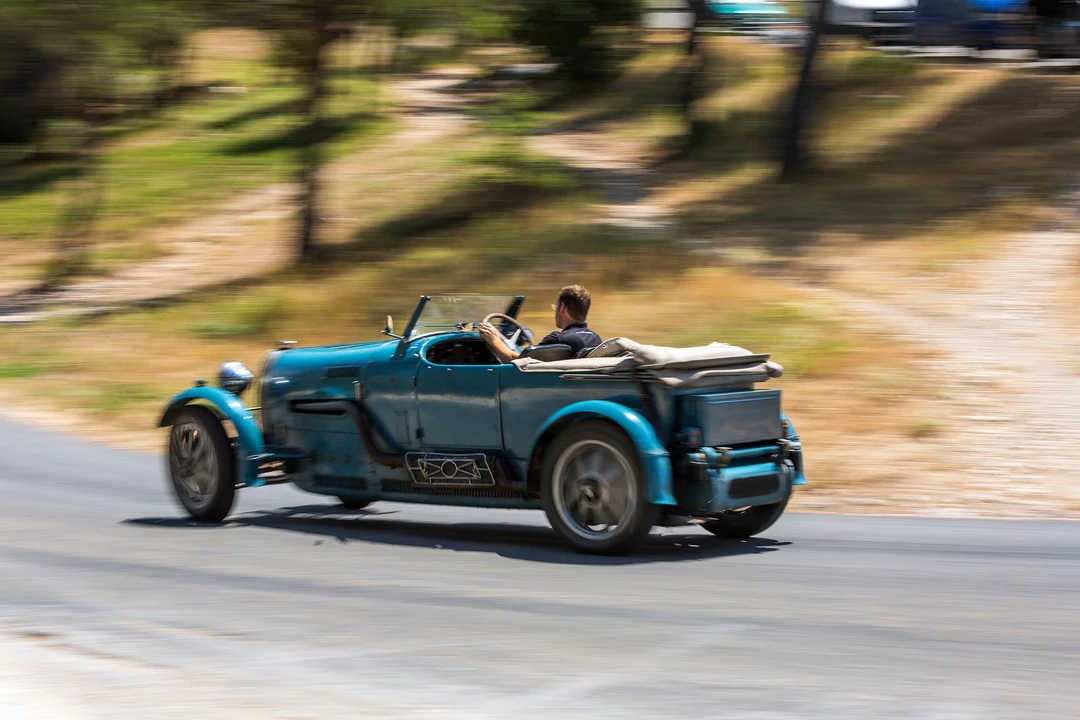 Bugatti - Image 13 of 31